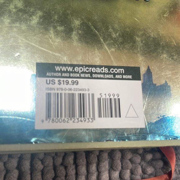 Insurgent by Veronica Roth Collector’s Edition Hardcover book - Picture 4 of 12